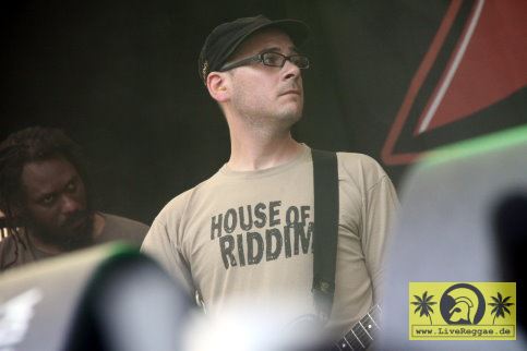 Fantan Mojah (Jam) with The House Of Riddim Band 25. Summer Jam Festival - Fuehlinger See, Koeln - Green Stage 02. Juli 2010 (2).JPG